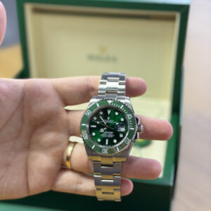 Rolex Submariner - Green ( Hulk)